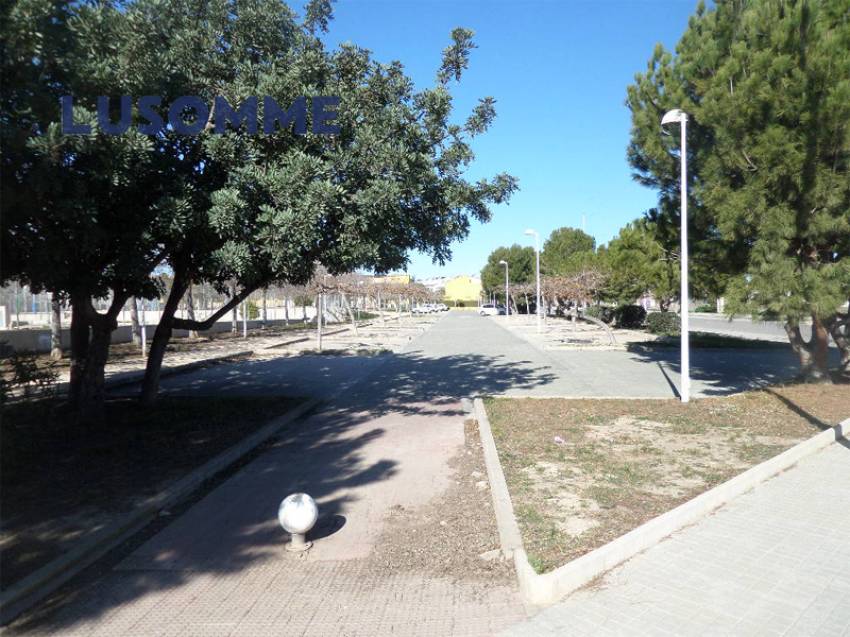 Descripción 470 - ???? Sin comisión inmobiliaria. ✌️
Parcelas urbanas para hoteles, hostales, pistas de tenis/pádel y naves desde 84.000 €. 

Si p
