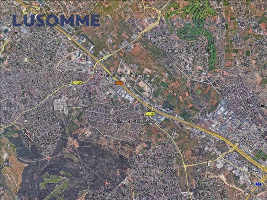 Descripción 470 - ???? Sin comisión inmobiliaria. ✌️
Parcelas urbanas para hoteles, hostales, pistas de tenis/pádel y naves desde 84.000 €. 

Si p