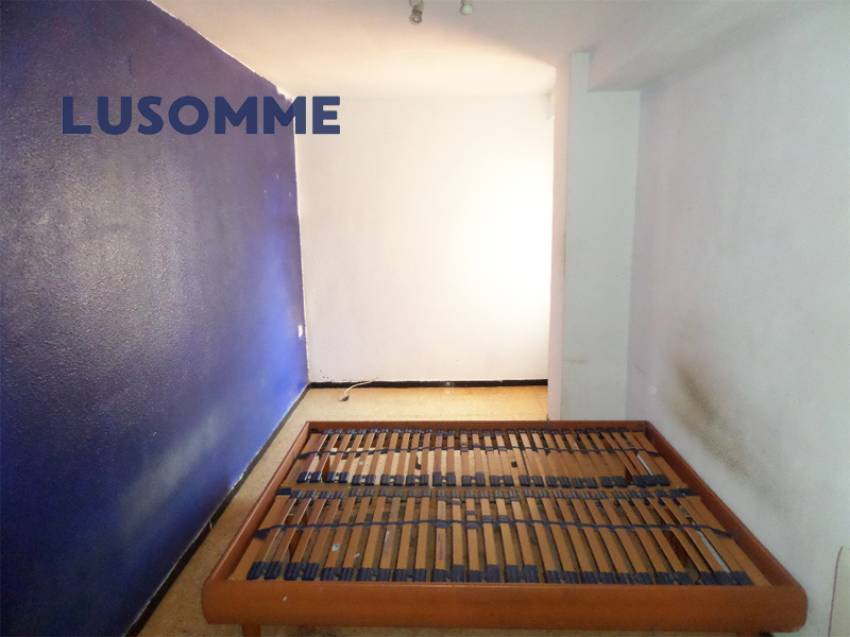 Descripción 472 - Sin comisión inmobiliaria.
Piso en venta en Carrer Caravel-les, La Pobla de Farnals.

Vivienda en primer piso, en edificio de 1975 con 