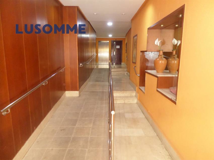 Descripción 478 - Piso en venta en Carrer Astúries, en Las Islas, la mejor zona de Puerto de Sagunto.

A 6 minutos a pie (500m) de la playa, con vistas al