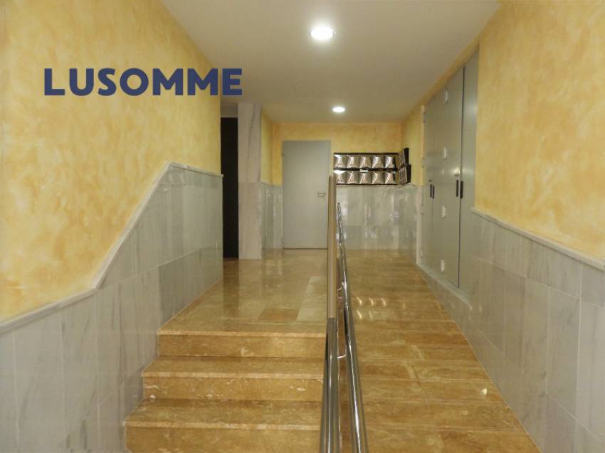 Descripción 489 - Vivienda a estrenar, construida en 2009.
Piso en venta carrer Xúquer, Carlet.

Vivienda en tercera planta con ascensor.

Piso de 113 