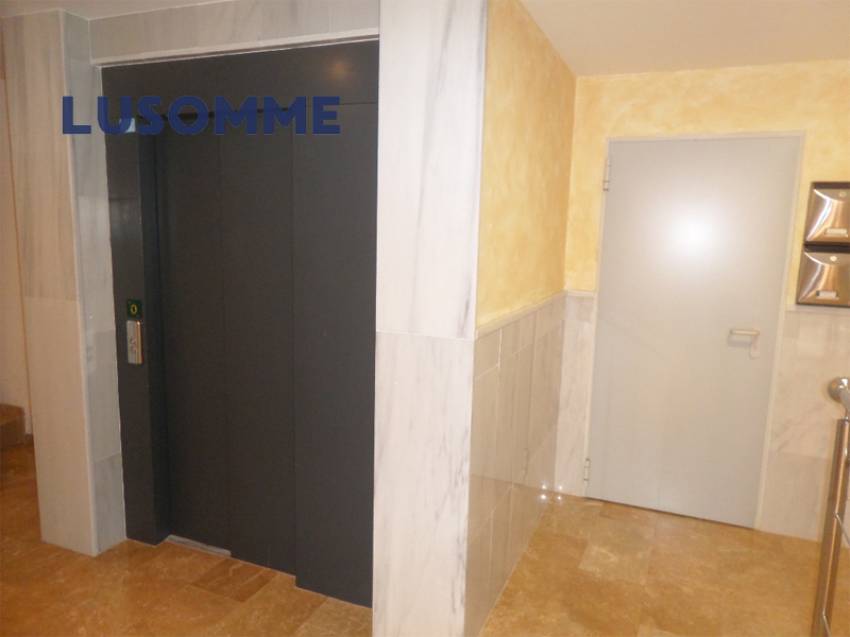 Descripción 489 - Vivienda a estrenar, construida en 2009.
Piso en venta carrer Xúquer, Carlet.

Vivienda en tercera planta con ascensor.

Piso de 113 