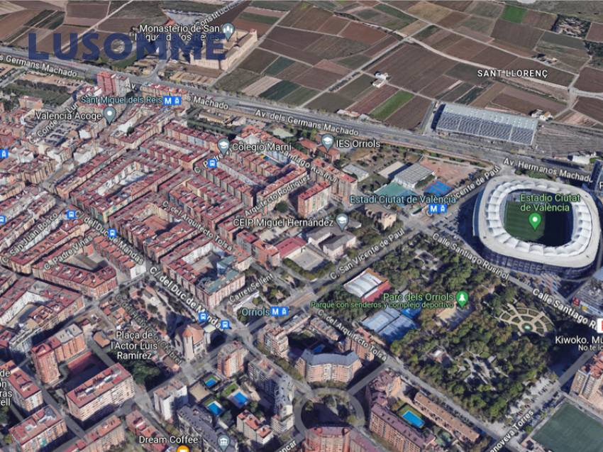 Descripción 491 - Piso en Calle Padre Viñas.
Junto a la estación de tranvía Sant Miquel dels Reis y Orriols (línea 6).

Dispone de 60 m² construidos 