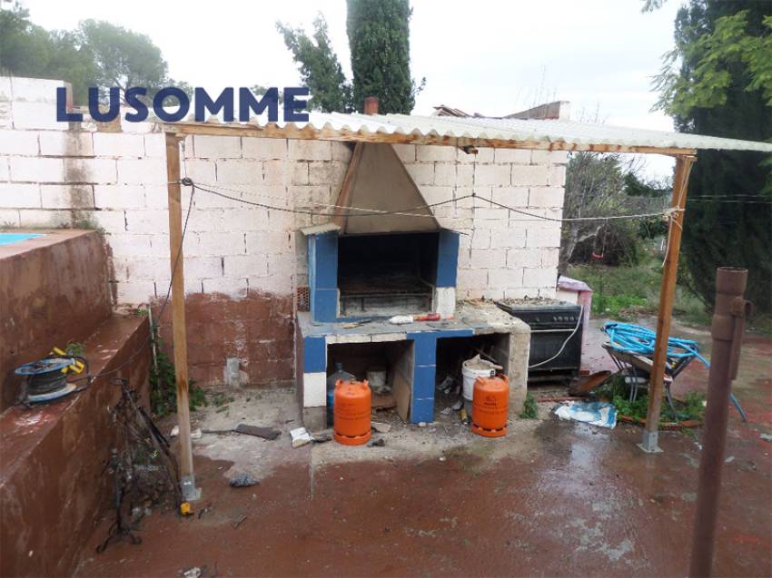 Descripción 502 - Sin comisión inmobiliaria.
Casa unifamiliar en venta en Partida Les Mallaes, Llíria.

Vivienda de una sola planta para reformar, const