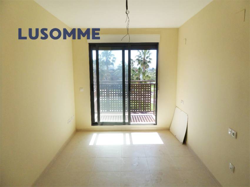 Descripción 503 - Vivienda a estrenar, construida en 2009.
Piso en venta carrer Xúquer, Carlet.

Vivienda en tercera planta con ascensor.

Piso de 113 