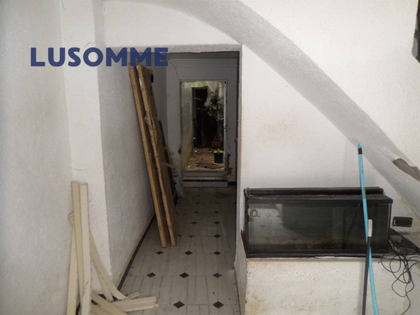 Descripción 514 - NO SE PUEDE FINANCIAR.  Sin comisión inmobiliaria.
Casa adosada en venta en calle Canterería, Ontinyent.

Vivienda de tres plantas tot